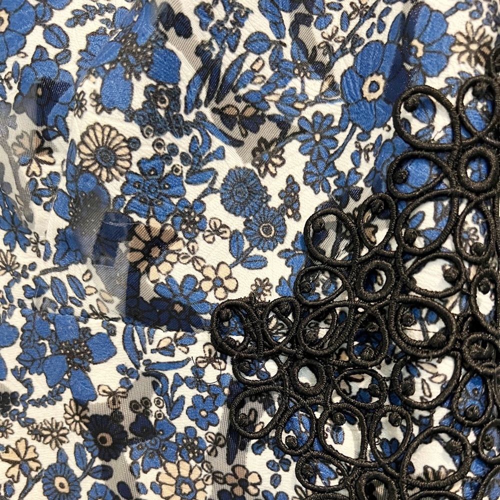 Elie Tahari Wren Crochet Trimmed Blue Floral Dress Size 8 - Picture 5 of 6